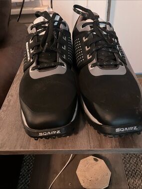 SQAIRZ Men’s Black and Gray golf Shoes new without tags